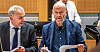 Stein Lier-Hansen (midten) og forsvarer Petter Mandt  før rettssaken som starter i Oslo tingrett onsdag. (Arkiv)