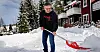 Joar Haug er i dag 64 år, pensjonert fengselsbetjent og jobber 50 prosent som bussjåfør med skolekjøring. Snømåkeformen er det heller ikke noe å si på.