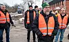 Stefan Leiding, her tvers over gata fra Tesla ved Segeltorp. Den norske turbussen kan skimtes i bakgrunnen.