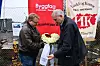 Minnemarkering ved branntomta, ti år etter dødsbrannen på Gulskog i Drammen i 2008. Leder Rune Ask (til venstre) og nestleder Helge Breistein i Byggfag Drammen – Bærum.