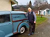 SANS FOR STIL: Veteranbilen av merket Morris Minor er den samme som i TV-serien 'Med hjartet på rette staden'.
