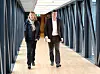 GANGBRO: Forbundssekretær Trond Løvstakken i EL og IT og LO-leder Hans Christian Gabrielsen på vei til møterommet ved Thon hotell Lillestrøm.