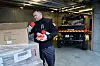 VANLIGE FOLK: – Vi er bare vanlige folk som prøver å hjelpe mennesker som har det kjipt. For eksempel fester vi ofte en røykvarsler i taket når vi først er der, sier Stian Hansen.