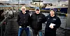 Så populært er det å bu på Frøya at bustadprisane er på Trondheims-nivå. – Men utan Salmar, Mowi og Lerøy hadde vi vore ingenting, meiner lakserøktarane Peter Petrov, Tomas Trazka og Hans Werkland.
