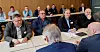 INNENRIKSOPPGJØR: Fra venstre forbundsleder Johnny Hansen (Norsk Sjømannsforbund), administrerende direktør Hans Sande, (Norsk Sjøoffisersforbund) og administrerende direktør Hege-Merethe Bengtsson (Det norske maskinistforbund). Nede til høyre sitter administrerende direktør Frod Sund (NHO Sjøfart).