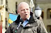 KRAFT: Sp-leder Trygve Slagsvold Vedum mener partiets tydelige politikk på at Norge skal ha lavere strømpris enn i Europa, er viktig for industrien. Blir prisen lik i Norge og Europa, blir det mer attraktivt å etablere industri i Hamburg enn Høyanger, og slik vil vi ikke ha det, sier Vedum.