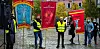 Faner: Flere forbund og foreninger møtte opp med sine faner for å markere støtte for vekternes kamp.