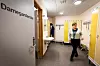 SKIKKELIGE GARDEROBER: De fleste arbeidsplassene i Luster tilbyr renholderne garderober, forteller Gerd Myklemyr.