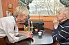 FAGLIG PÅFYLL: Fotball er samtaletema i dag. I tillegg stor interesse for fotball har Tove har tatt videreutdanning i psykisk helsearbeid.