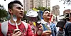 Demonstranter hamrer løs på kasseroller, stekeplater og lignende i Colombia. De krever blant annet at regjeringen rydder opp i korrupsjon og sosiale ulikheter.