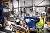 SPESIALARBEID: Industrimekaniker Kristian Barstad setter opp kulelageret til en av maskinene på verkstedet på Stjernøya.