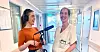 PÅ OPPTAK: Journalist Maud Lervik møtte her jordmor Trine Gåsland Rekve på fødestua i Leknes i Lofoten. Neste episode handler om hvordan hun bringer liv til verden.