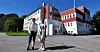 Nestleder Gry Mathiassen og hovedtillitsvalgt Britt Elin Wangsbro Rabben frykter at det er de ansatte som nå skal betale regninga.