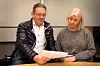 FIKK HJELP: Tore Eugen Hansen hadde jobbet systematisk med saken i i lang tid, men virkelig fart i den ble det da hovedtillitsvalgt Anita Dale sendte den til kompetansesenteret i Hordaland. dere til FAgforbundet sentralt, og etter hvert ble det tatt ut stevning mot kommen. Partene ble i et rettsforlik enige om at Tore skulle ansettes.