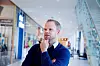 ORGANISERER: Kenneth Mørk synes det er trist å møte voksne kvinner med familie, hus og boliglån, som ikke tjener mer enn 100-130 kroner i timen. Han håper å kunne oppnå flere tariffavtaler ved Sørlandssenteret i Kristiansand.