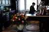 Takknemlig: Det står blomster hun har fått etter hjemkomsten i stua og kjøkkenet: – De er snille, veldig snille. Jeg er veldig glad i alle rundt meg.