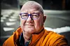 INGEN MARERITT, MEN ØYDELAG RYGG: Overlevande Anders Helliksen er ikkje plaga med mareritt eller vonde tankar. Han var aktiv i Kielland-fondet, og reiste rundt til overlevande og etterlatne for å samle underskrifter til ei erstatningssak mot Philips. Sånn fekk han snakka ut, saman med sørgande koner, mødrer og barn. Helliksen har derimot ein øydelagd rygg. Hoppet frå plattforma førte til tre store ryggoperasjonar seinare i livet.