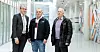 Advokat Eyvind Mossige (t.v) i Industri Energi prosederte oppsigelsessaken for fire medlemmer i Industri Energi for Gulating lagmannsrett. Her sammen med riggarbeiderne Michael Boyne og Ivor Matthew.