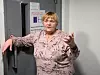 GLAD HUN KOM IGJEN: Renholder Malgorzata Myrann vurderte å slutte etter første arbeidsdag. Uten å kunne tegnspråk var det vanskelig å ha et godt arbeidsmiljø. Nå har hun jobbet på Ål i mange år og snakker tegnspråk med kollegene sine.