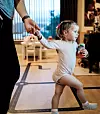 Luna har aldri bodd noe annet sted enn i Norge. Men i barnehagen har halvparten utenlandsk bakgrunn. Nå viser en litauisk undersøkelse at mange vil hjem til Litauen. Men foreldre til Luna vil bli i Norge.