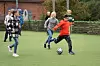 HOVEDROLLEN: Håkon Soli (med ballen) har skrevet sangen samme med faren, og han har en sentral plass i videoen.