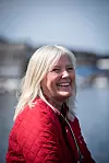 STAE FORFEDRE: – Min oldefar eller tippoldefar var fergemann, og trafikkerte fjorden her ute. Da det ble bestemt at ruta skulle kommersialiseres, og de ville kjøpe ferga hans, da senket han ferga i fjorden, framfor å selge den til kapitalistene.