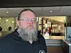 BEKYMRET: – Vi ser en del som forsvinner vekk herfra fordi lønna er for lav. Det er blitt vanskeligere å rekruttere, og vi har kuttet ut kravet til fagbrev for å få nok folk, sier Tarjei Fiske Fjalestad.