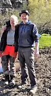KJÆRESTER: Elevene Anders Øyvind Sund (24) og Åse Vaage Amundsen (19) er to av mange som har funnet seg en kjæreste på skolen.
