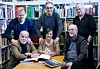 REDAKSJONEN: (Foran f.v.) Terje Johansen, Torunn Egge Roux, Gunnar Roalkvam. Bak: Arve Andersen, Jan Magne Arntsen og Egil Larsen. Kitty Krogh Harestad var ikke tilstede da bildet ble tatt. 
Foto: Knut S. Vindfallet.
