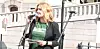 MOT KRIG: Ingeniører Uten Grenser, her ved generalsekretær Marianne Nilsen Sturmair, var en av initiativtagerne bak gårsdagens demonstrasjon på Eidsvolls plass i Oslo.