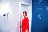 OG BORTE BLEI A: Finansminister Siv Jensen forsvant raskt ut den døra hun kom inn.