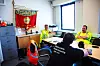 BEDRE DIALOG: HMS-direktør Harald Eik  sitter ved enden av bordet i fagforeningens lokaler. Han har hatt mange møter med operatør Roald Sandal, som sitter til høyre. I dag er dialogen mange hakk bedre enn før.
