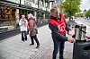 SAMARBEID: LO står for vester og kaffeutstyr, mens fagforbundene tar seg av selve aksjonen. Her er Terje Hovde og Randi Pedersen fra Fagforbundet i sving.