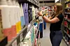 June Alette Slettenes liker en ryddig og ren butikk.