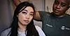 Victoria Pham (t.v.) har hatt lærlingplass i APRO og er kritisk til nedlegginga. Kollega Josephine Obasogie (th) er tilsett i APRO og veit ikkje kva som skjer med arbiedsframtida. Begge er medlem i Fagforbundet.