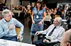 95 ÅR: Under besøket fikk Jonas Gahr Støre også hilse på Arne Hatlem, som hadde bursdag, og de andre beboerne. Hatlem er tidligere industriarbeider og fagorganisert.