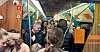 Stappfullt tog en dag i februar 2024 på grunn av forsinkelser og innstillinger i togtrafikken i Oslo-området.
