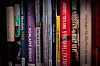 FORFATTER: Ådne Naper fant ut så mye om kraftbransjen at han til slutt lagde en bok om det. Den boka har blant annet biblioteket i Rjukan tatt inn.