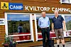 Far og sønn: Asle Nakkens besteforeldre åpnet Kviltorp Camping i 1957.  I dag drifter han campingplassen sammen med sin far Terje. Også sønnen og datteren til Asle jobber på campingplassen. Dermed er det fire generasjoner som har tatt seg av campinggjester på Kviltorp.