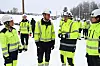 VINTERMØTE: Åslaug Haga (t.v.) og Terje Aasland i prat med Philippe Guérin, sjef for Vinci Energies Norge, morselskapet til Omexom.
