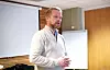 SER TIL FOODORA-AVTALEN: Bjørn Anders Jonassen, faglig sekretær i Fellesforbundet, fortalte Wolt-budene om kampen for tariffavtale i Foodora.
