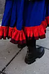 Aksjonister og demonstranter som stilte opp i kofte bar den på vranga som et tegn på protest.