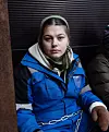 – For to år siden feiret vi Fosen-dommen. Nå har det gått 505 dager, og ikke en dritt har skjedd, sier Emma Pedersen (22) som lenket seg fast utenfor Finansdepartementet.