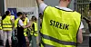 Akademikerne streiker utenfor Landbruksdepartementet etter at meklingen med staten ikke førte fram. Streiken trappes opp i dag, mandag.