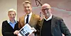 LO-leder Peggy Hessen Følsvik, energiminister Terje Aasland og NHO-direktør Ole Erik Almlid med rapporten «Kraftløftet» som ble overlevert statsråden fredag formiddag.