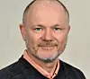 SØVNFORSKER: Bjørn Bjorvatn er professor i allmennmedisin og fraråder sein-tidlig-vakter med mindre enn 11 timers imellom dersom man kan unngå det.