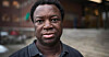 Nyojah Rogers Ali Adam har både utdannelse i og erfaring med en rekke ulike byggtekniske oppgaver. Likevel blir han satt til forefallende arbeid på universitetsområdet på Blindern.