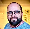 – Vi kan ikke få hjemmetjenesten til å fungere hvis vi sier: «Besøk fru Hansen og bruk så mye tid du vil». For å kunne levere en forutsigbar tjeneste og styre økonomien, er vi nødt til å sette en tidsramme, sier Eric Brugman som er fungerende avdelingsdirektør for avdeling mestring og omsorg i Østensjø bydel.