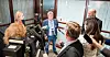 VENTER MED PENGEKRAV: Både forskuttering av sykepenger og endring i offshorebilaget står på agendaen når den frivillige meklingen starter onsdag. - Når det gjelder det økonomiske har vi ikke fremmet noe krav ennå. Det gjør vi når tiden er inne for det, sier leder i Fellesforbundet, Jørn Eggum (midt i bildet).