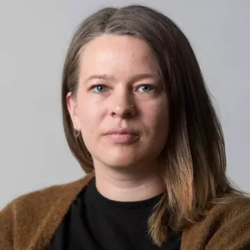Hjelpepleier og hovedtillitsvalgt i Fagforbundet Askøy.